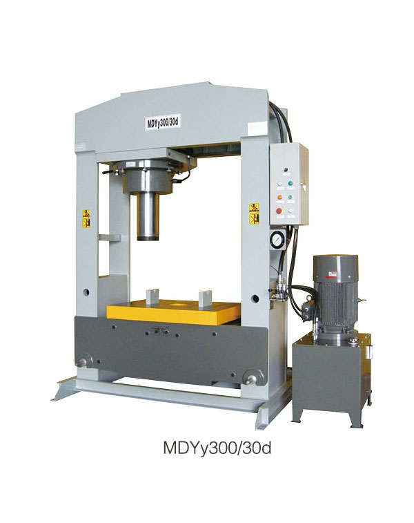 MDYy300/30(d)液壓機(jī)（油缸組左右移動(dòng)式）-揚(yáng)州市天宇機(jī)電設(shè)備有限公司